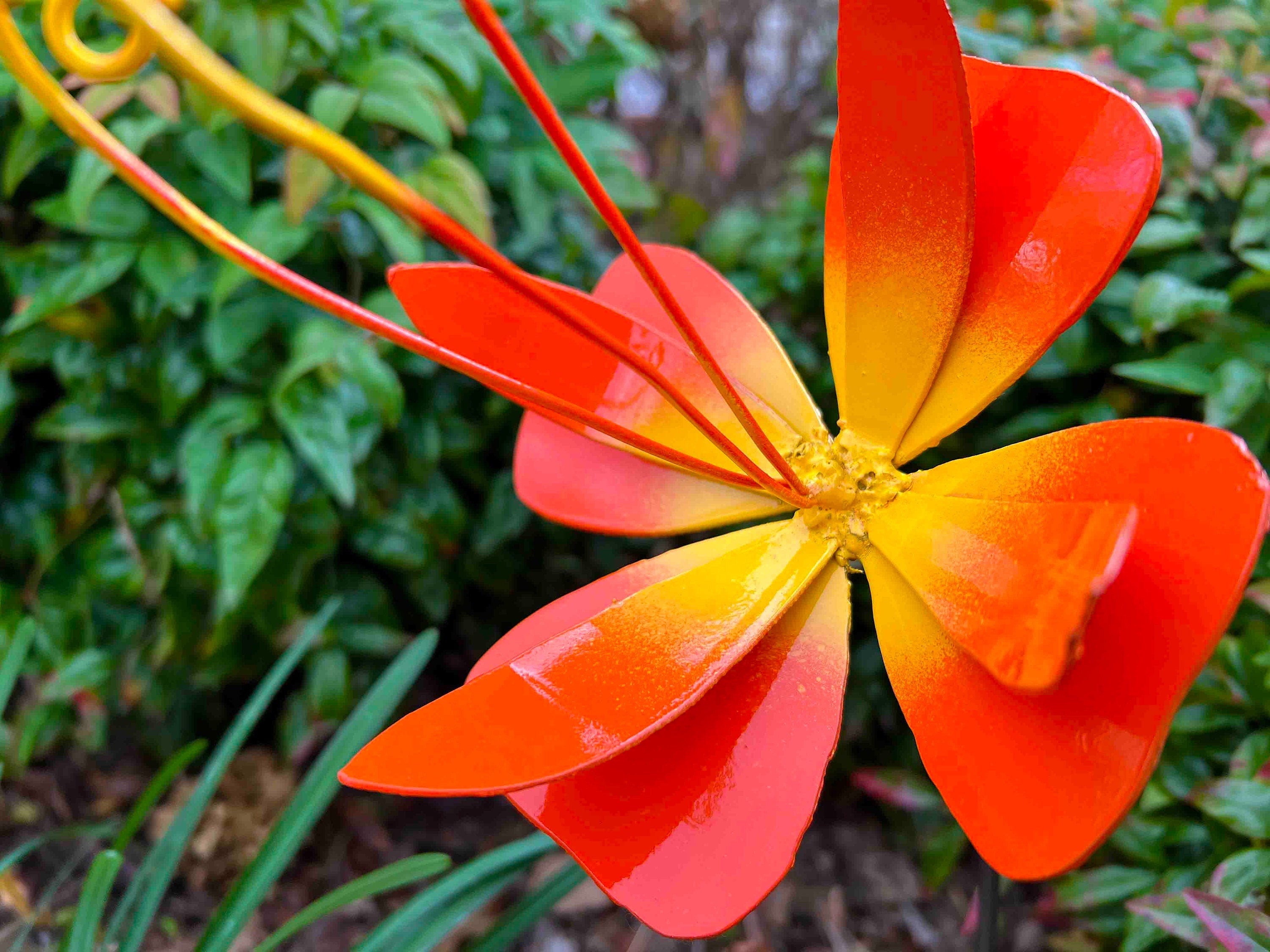 Red Metal Tulip Flower Sculpture: Outdoor Garden Art