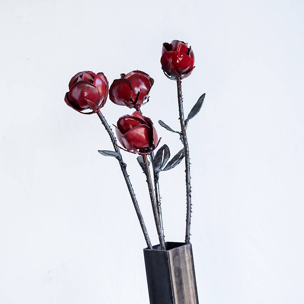 Metal Rose Flower Arrangement: Industrial Sculpture in Vase