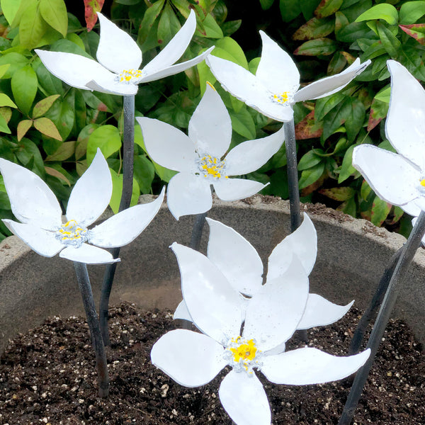 Metal Jasmine Flower Garden Art: Colorful Bloom Pot Insert
