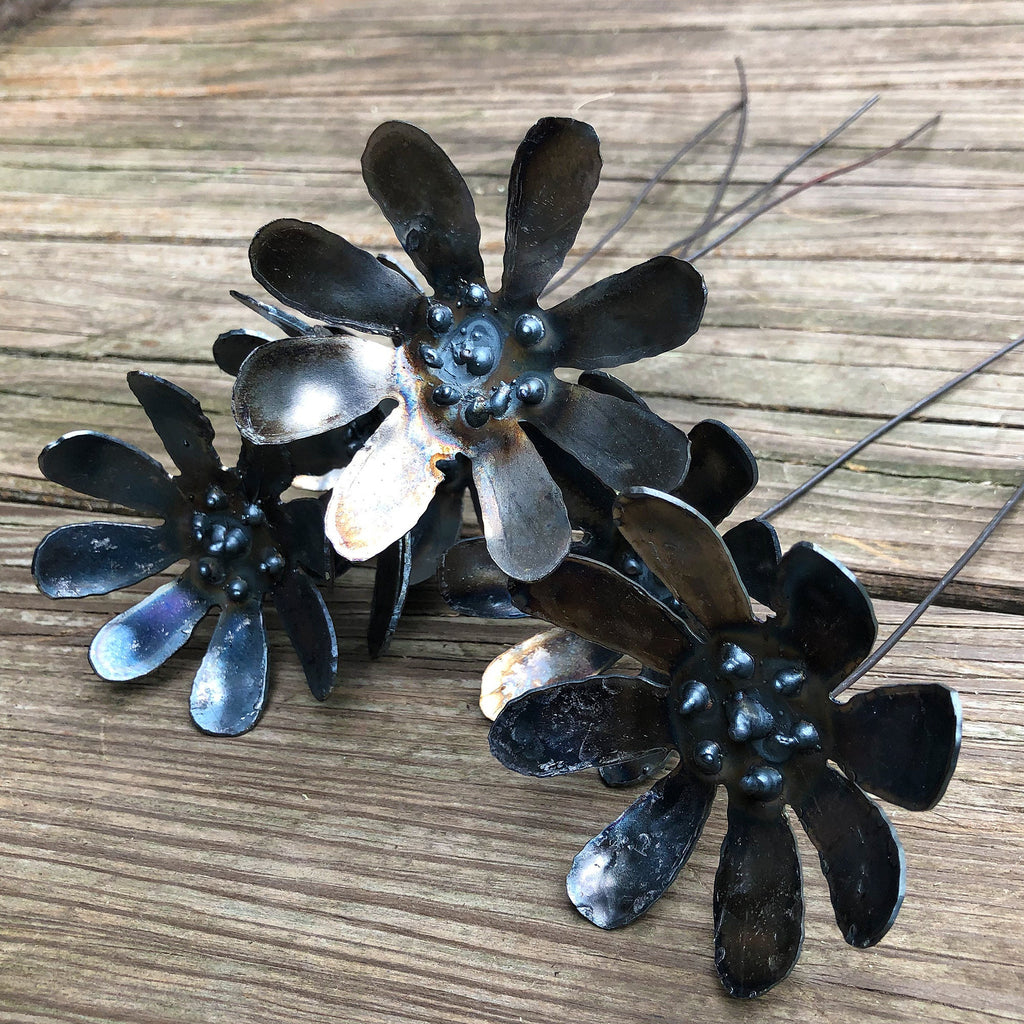 Handmade Steel Daisy Flowers - Set of 6 - Metal Garden Stakes