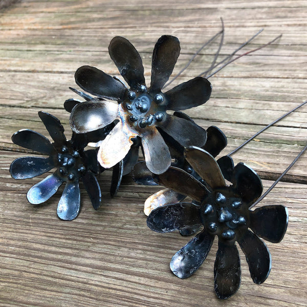Handmade Steel Daisy Flowers - Set of 6 - Metal Garden Stakes