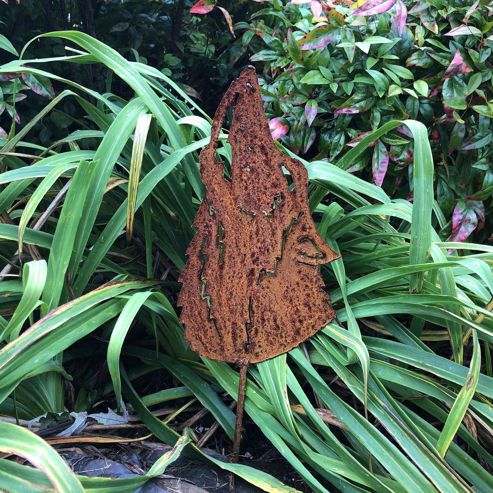 Rustic Metal Howling Wolf Flowerbed Stake - Southwestern Decor