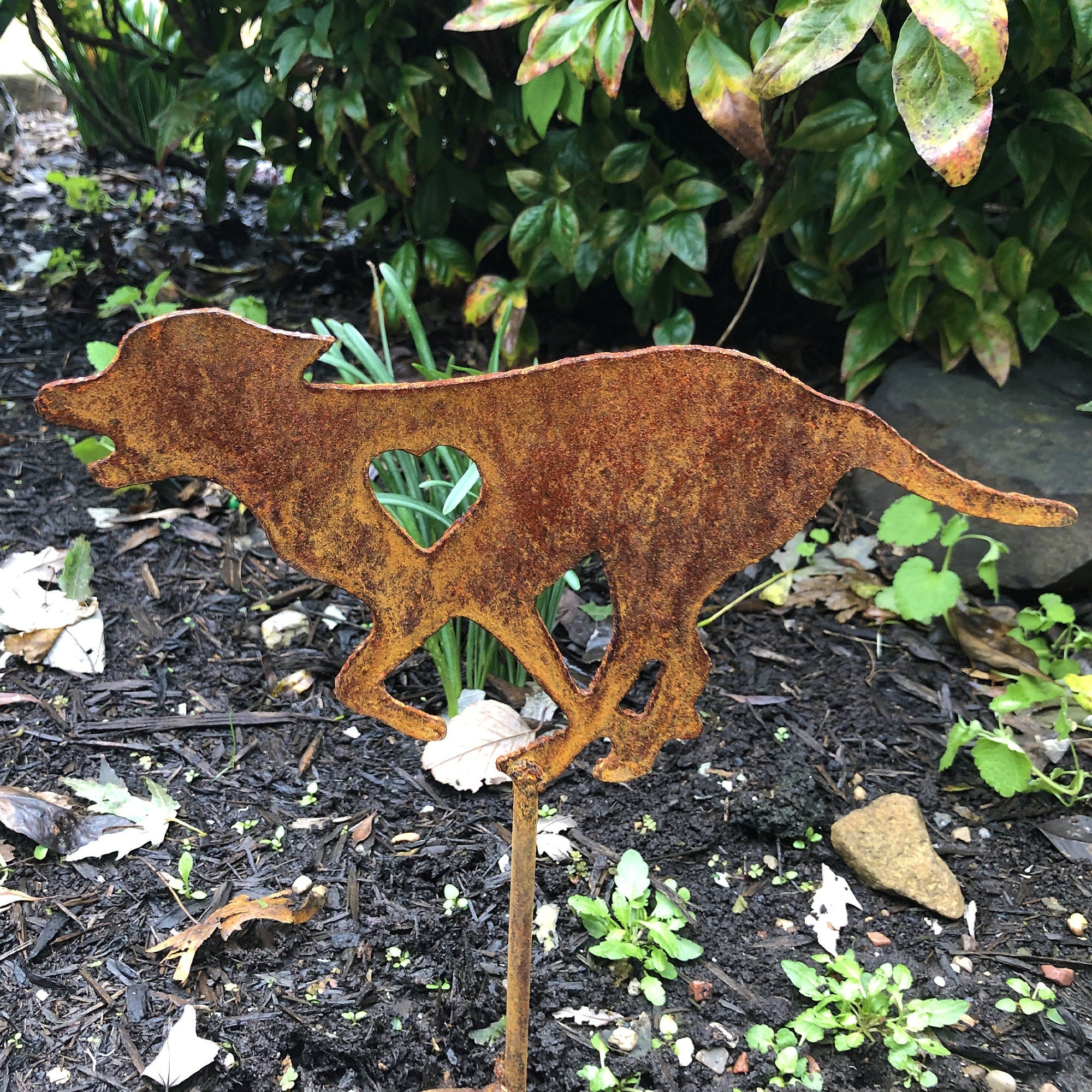 Rustic Labrador Heart Memorial Stake: Metal Dog Garden Decor