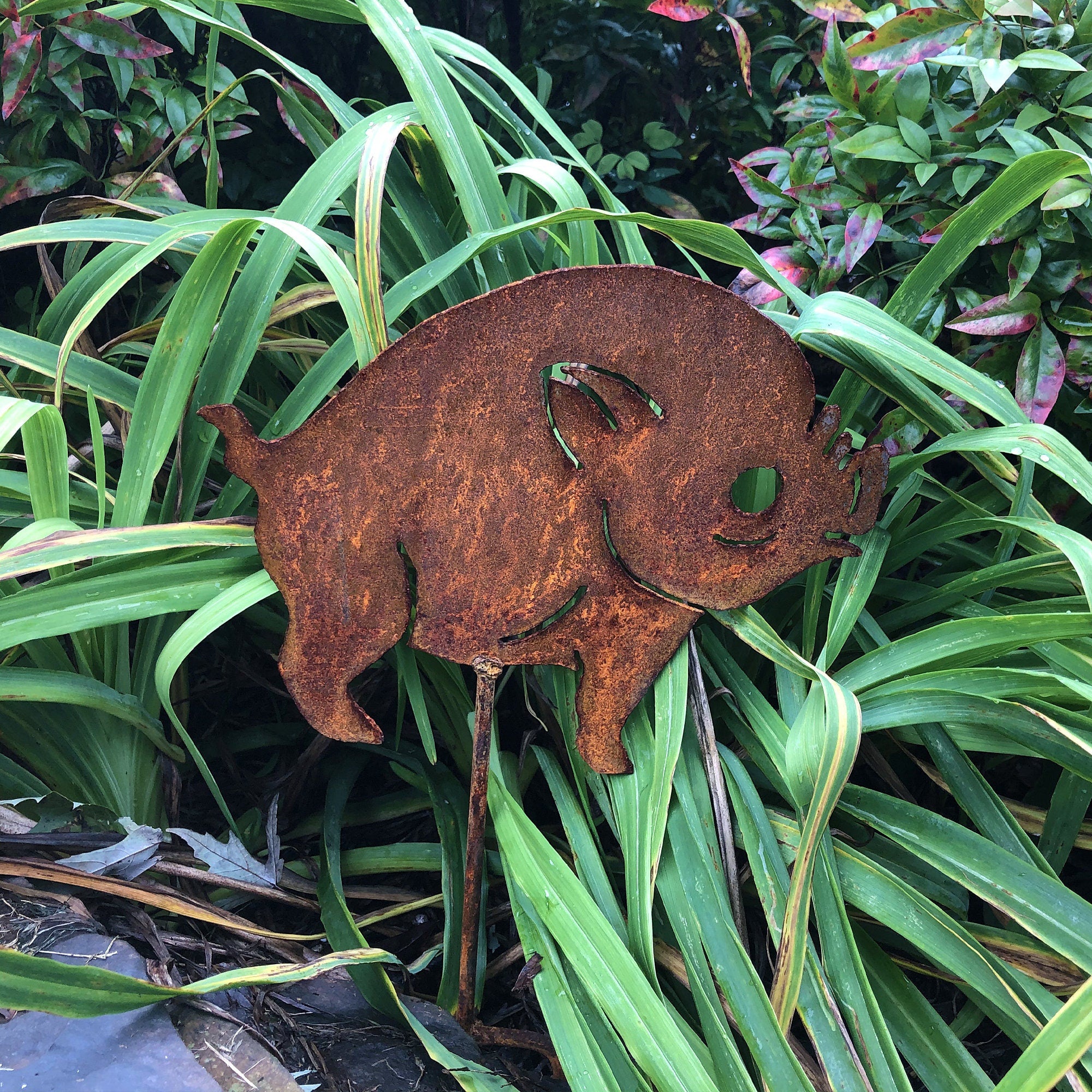 Rustic Metal Pig Yard Stake: Hog Garden Decor