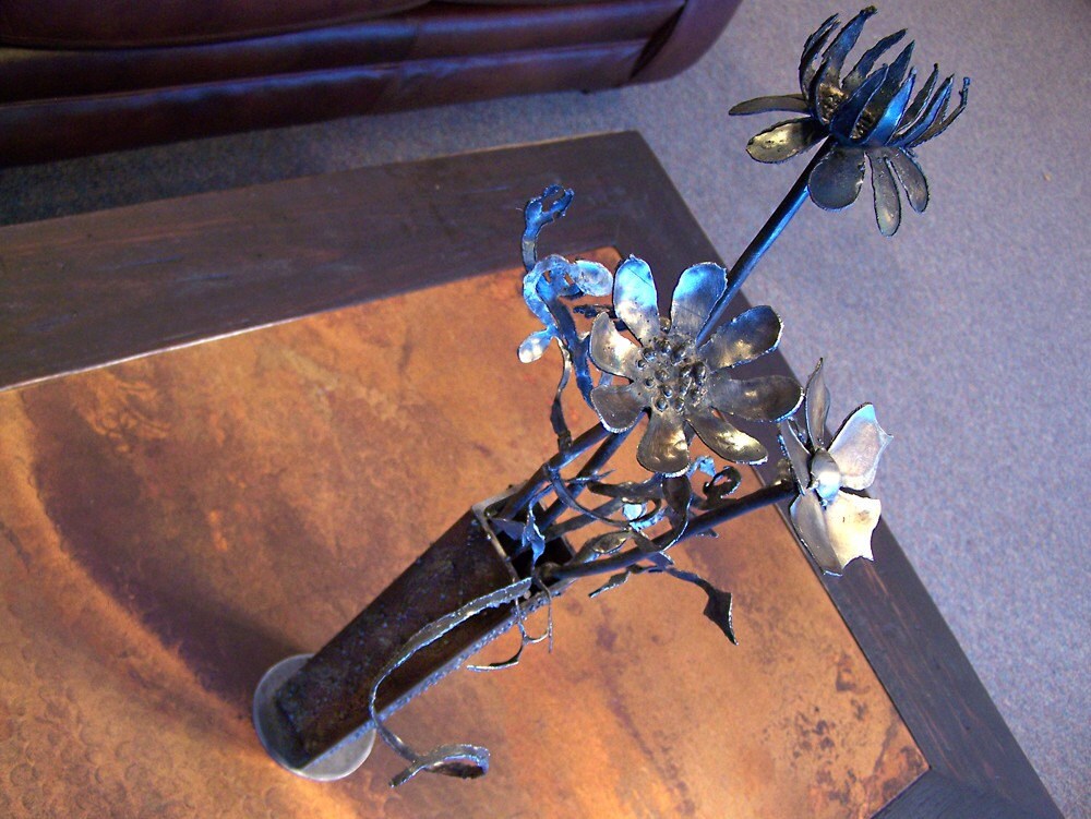 Anniversary gift - Metal flower bouquet - Flower arrangement sculpture - Steel flower arrangement - iron flowers - Flowers for a lifetime