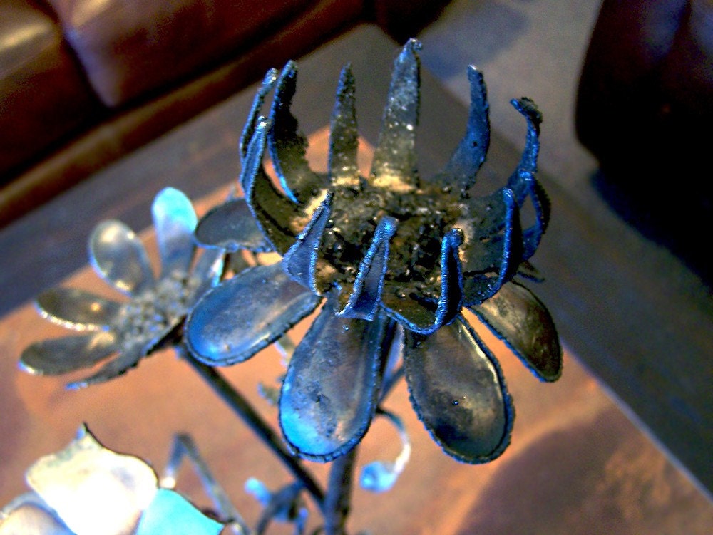 Anniversary gift - Metal flower bouquet - Flower arrangement sculpture - Steel flower arrangement - iron flowers - Flowers for a lifetime