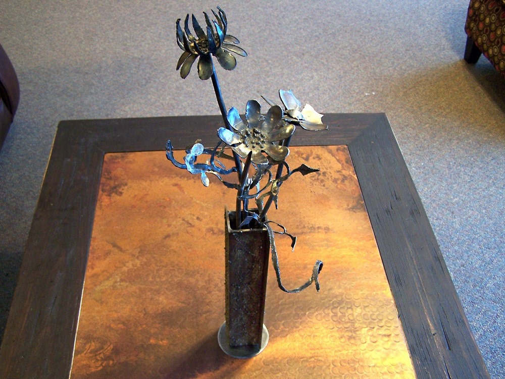 Anniversary gift - Metal flower bouquet - Flower arrangement sculpture - Steel flower arrangement - iron flowers - Flowers for a lifetime