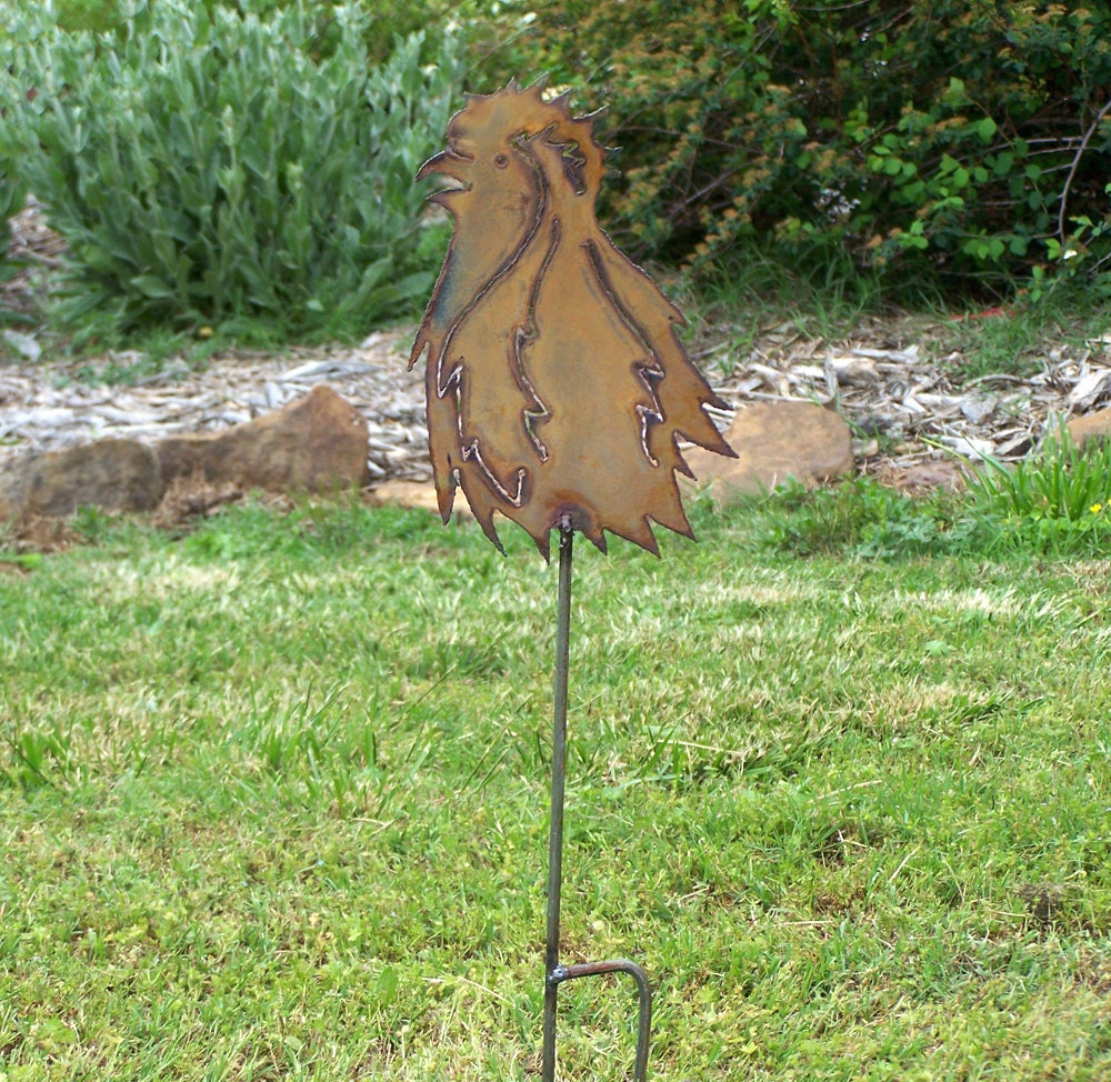 Rustic Metal Rooster Yard Stake: Chicken Garden Art