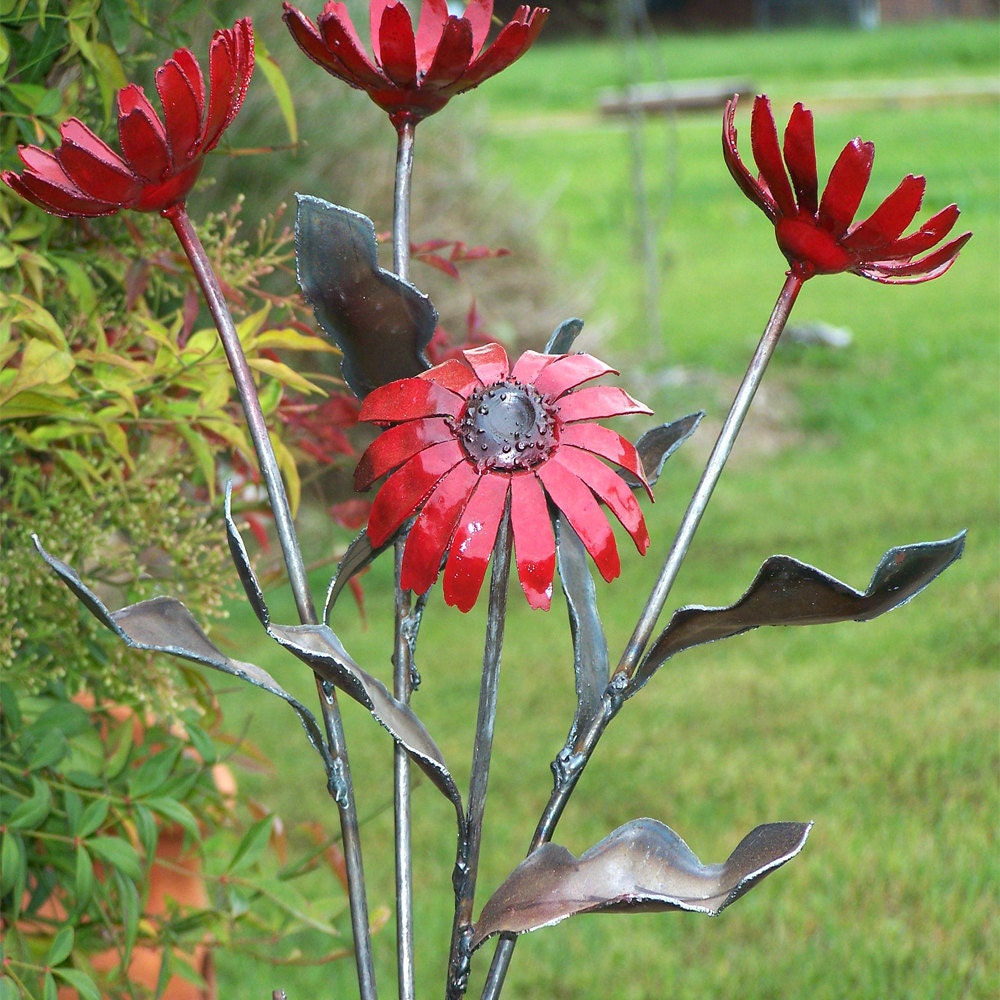 Metal Gerbera Daisy Bouquet: Red Floral Sculpture, Home Accent