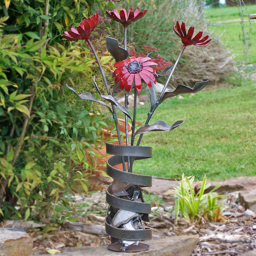 Metal Gerbera Daisy Bouquet: Red Floral Sculpture, Home Accent