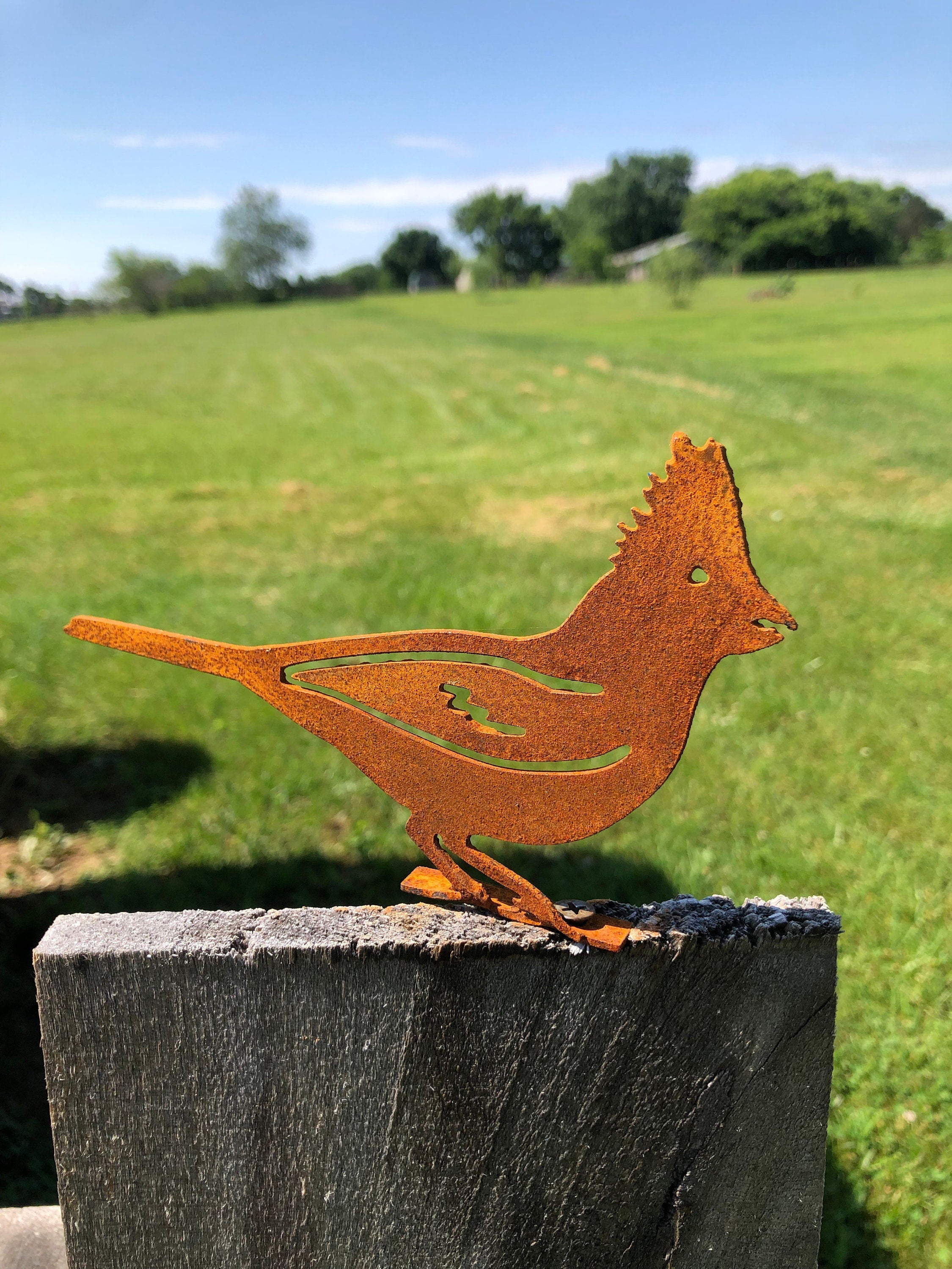 Rustic Metal Cardinal Bird Decor: Fence Post Art
