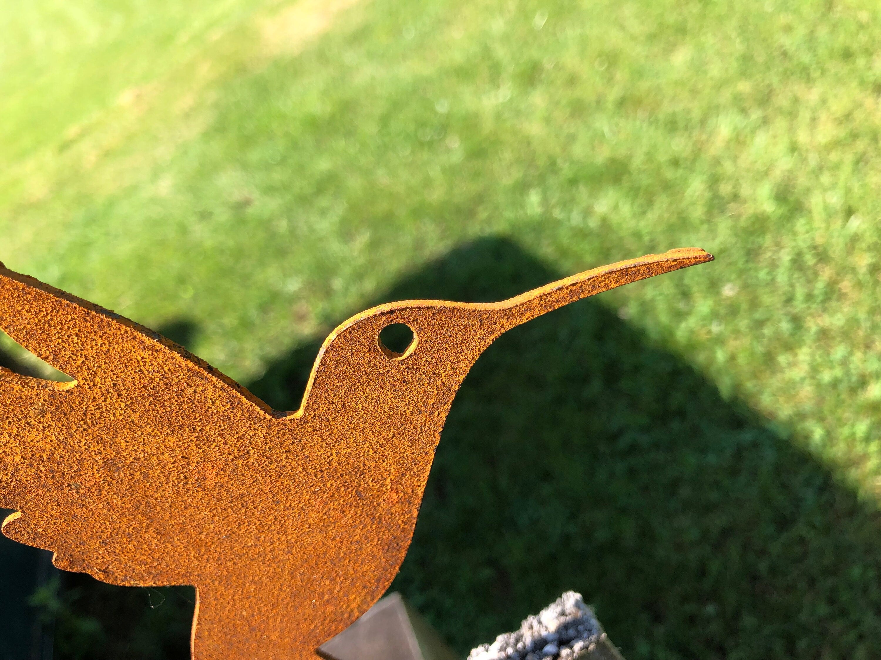 Rusted Metal Hummingbird Silhouette: Handmade Outdoor Decor