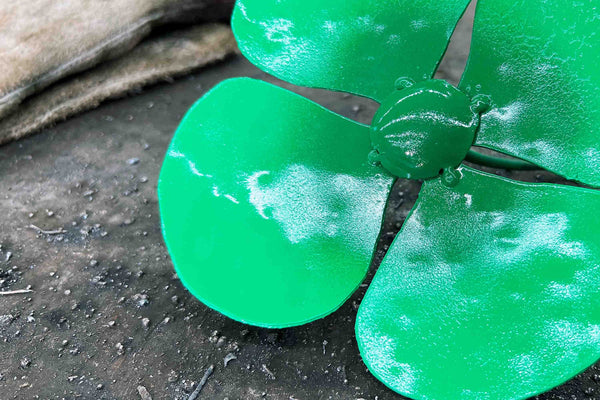Clover Garden Stake: Rustic Metal Flower Sculpture, Outdoor Art