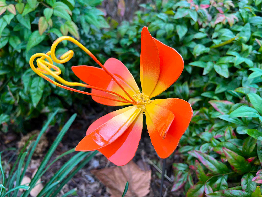 Red Metal Tulip Flower Sculpture: Outdoor Garden Art