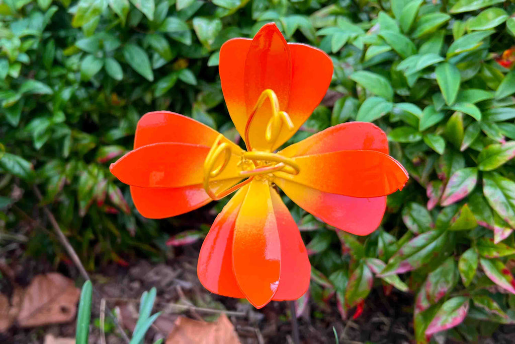Red Metal Tulip Flower Sculpture: Outdoor Garden Art
