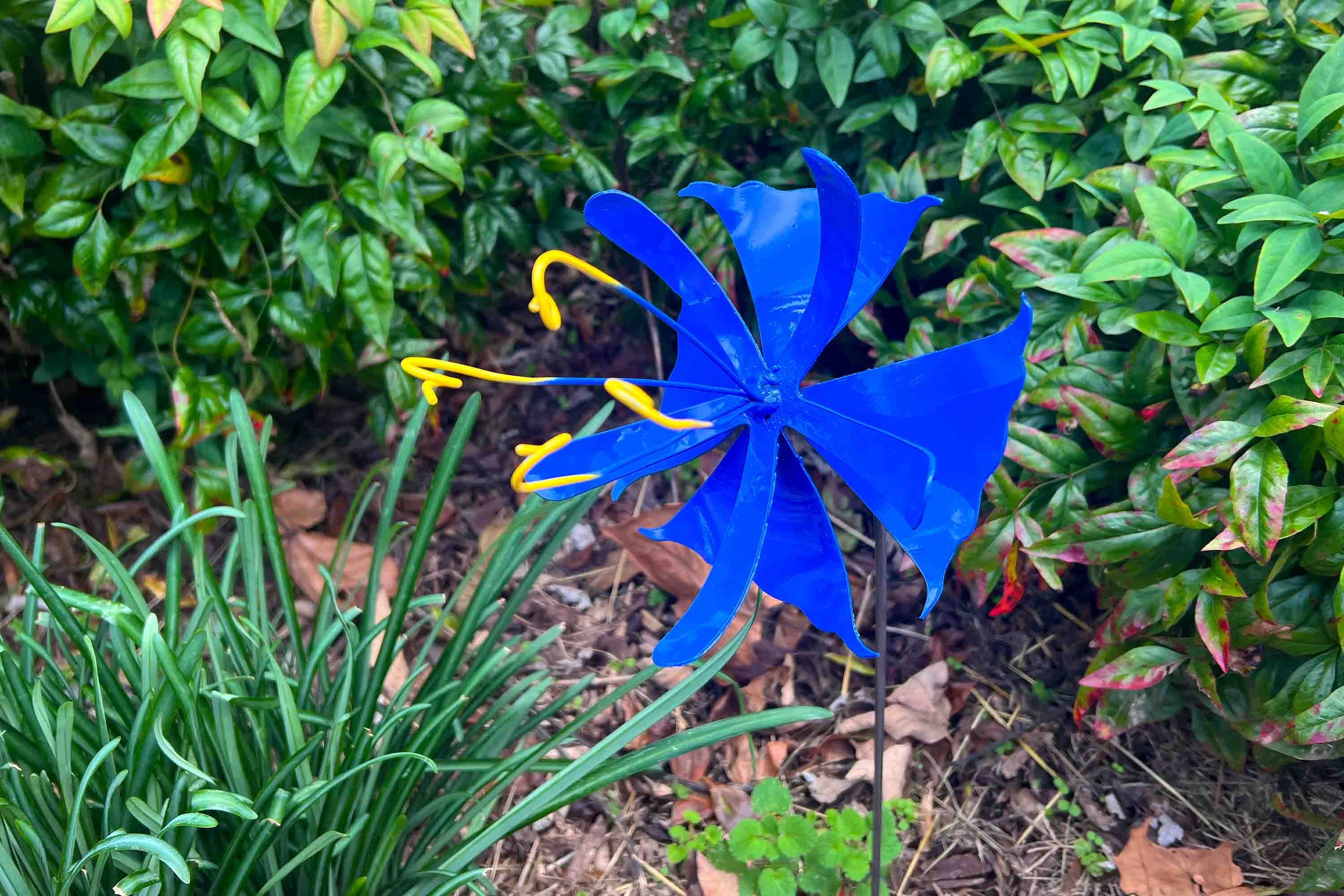 Heather Metal Flower Stake: Blue Desert Flower Decoration