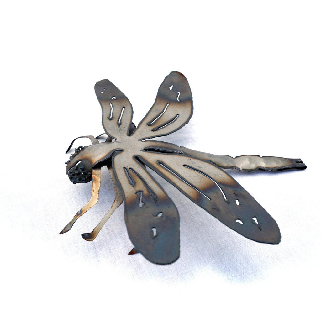 Metal Dragonfly Sculpture: Origami-Inspired Insect Wall Art