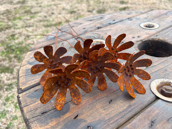Rusty Metal Daisy Flowers (Set of 6): Handmade Rustic Industrial Decor