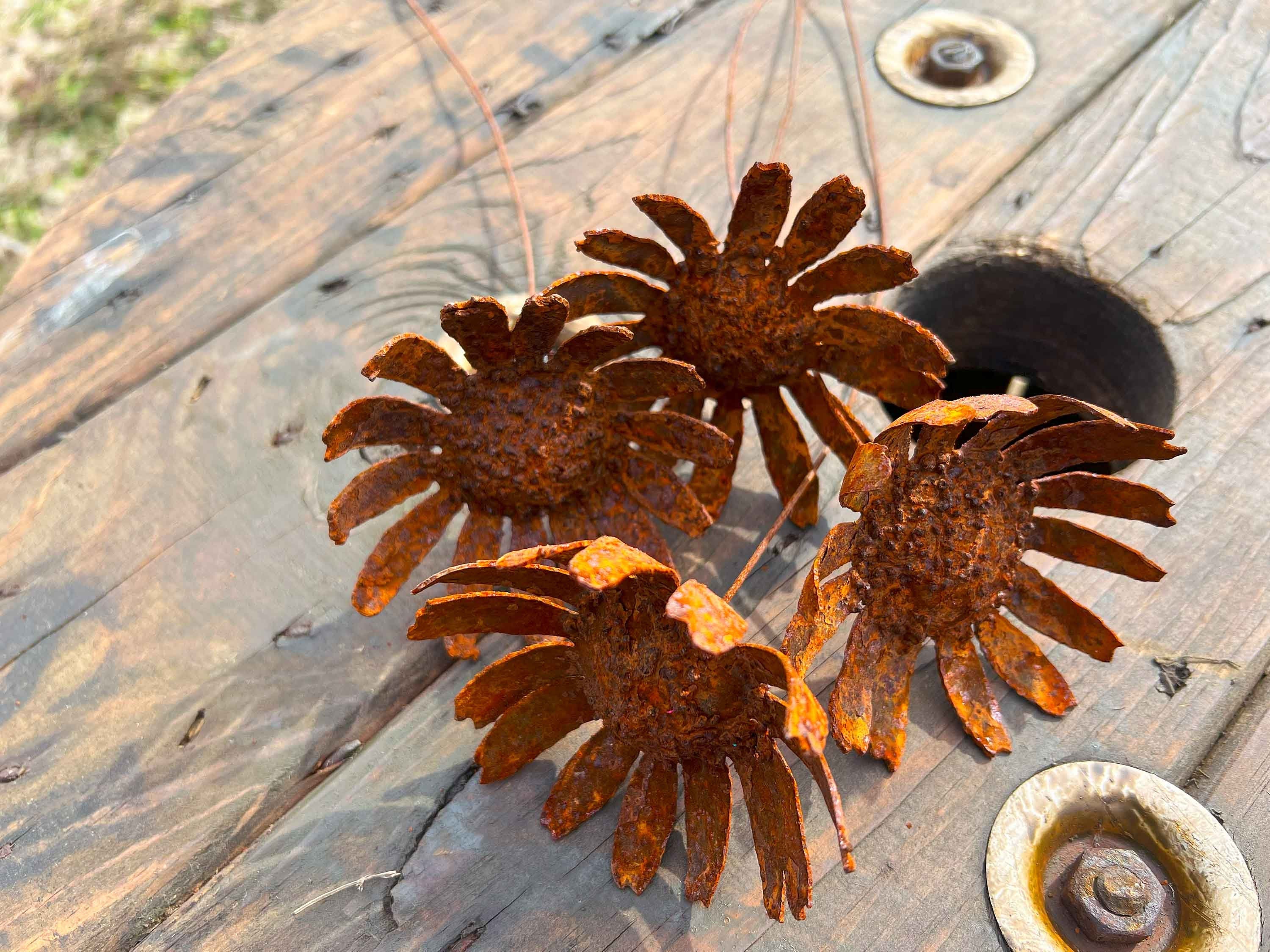 Rusty Gerbera Daisy Set: Handmade Industrial Flower Stake Decor