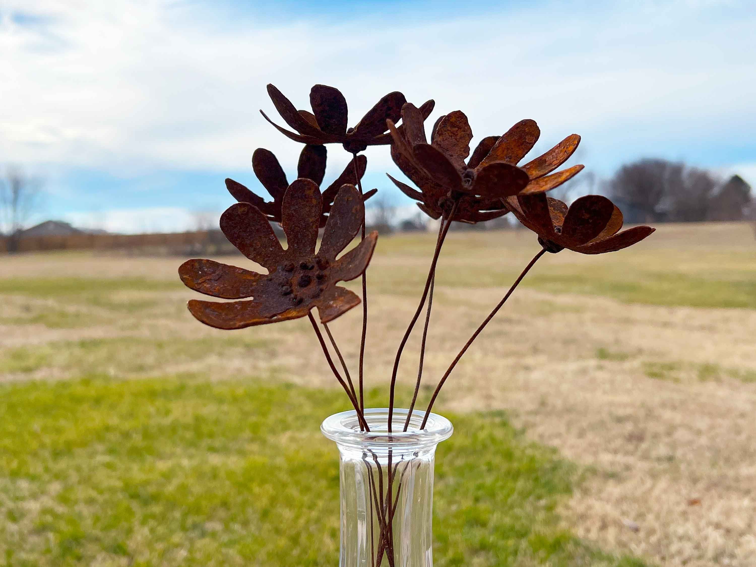 Rusty Metal Daisy Flowers (Set of 6): Handmade Rustic Industrial Decor