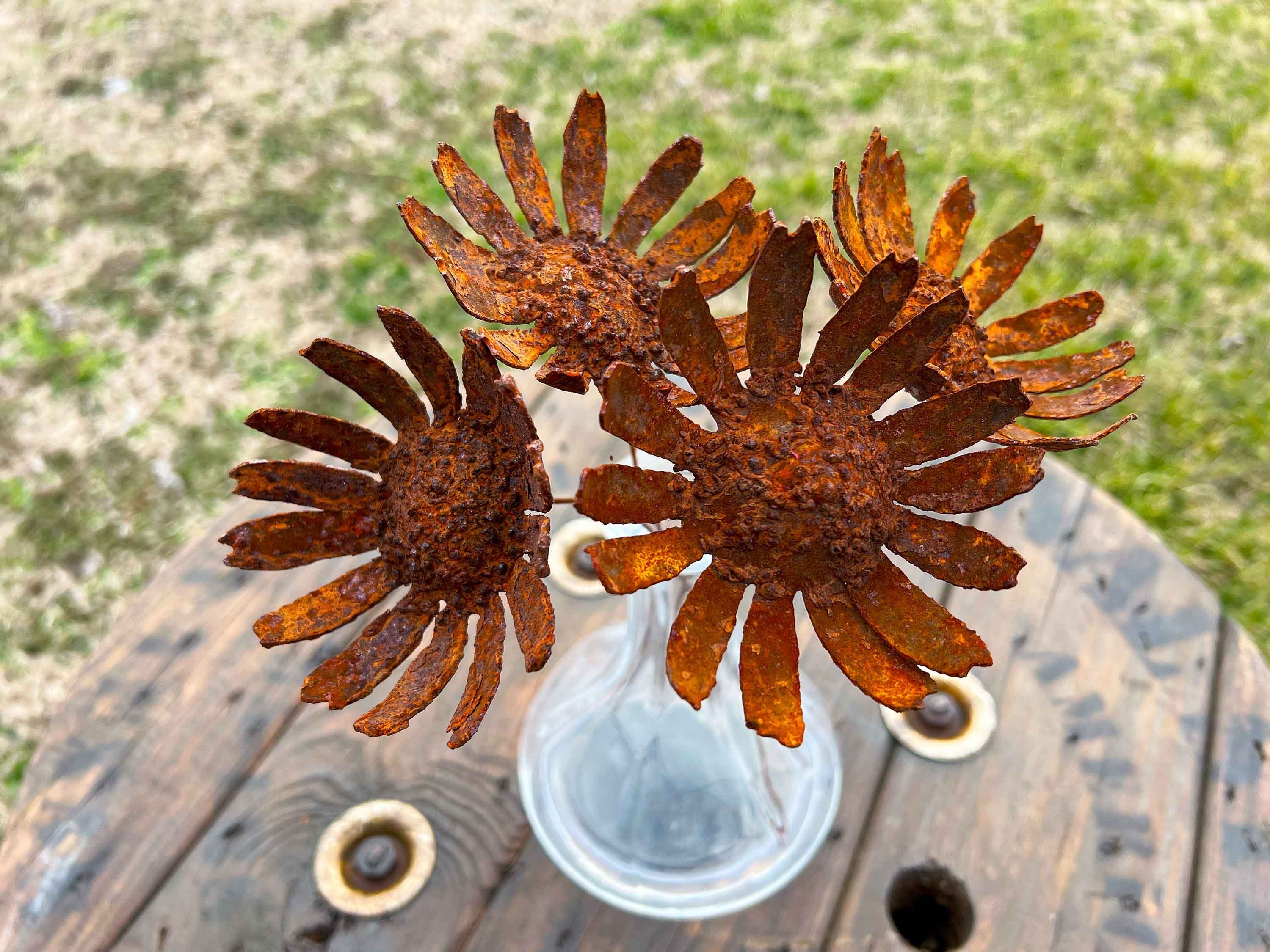 Rusty Gerbera Daisy Set: Handmade Industrial Flower Stake Decor