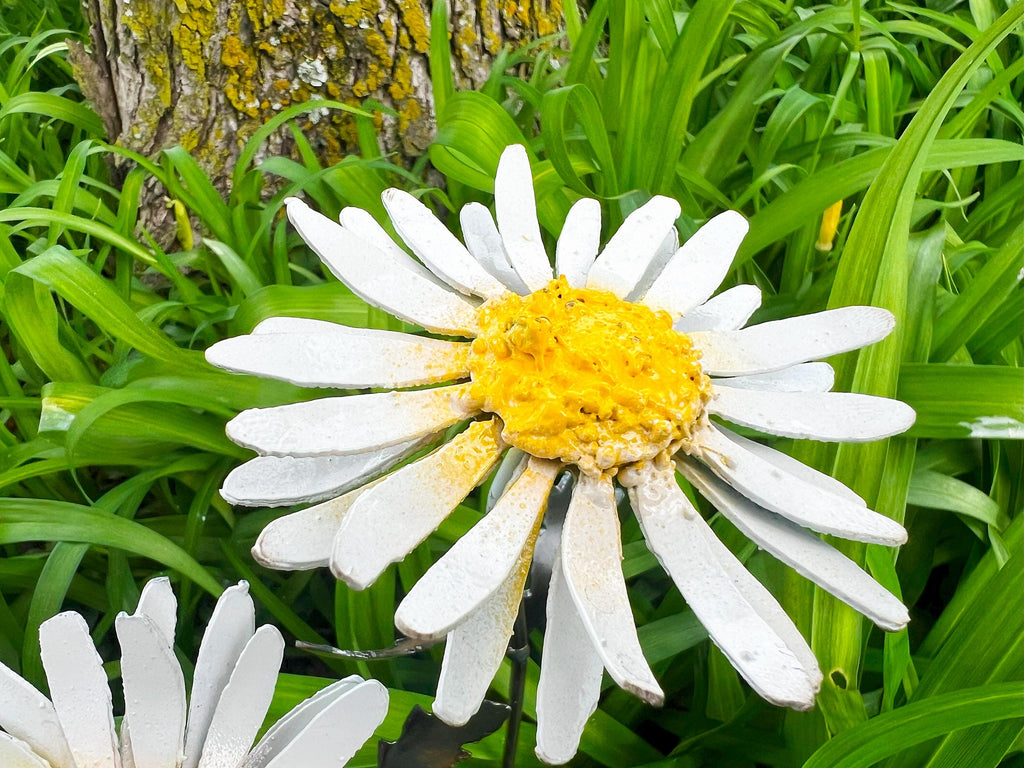 Handmade Metal Daisy Yard Flower: White & Yellow Garden Decor