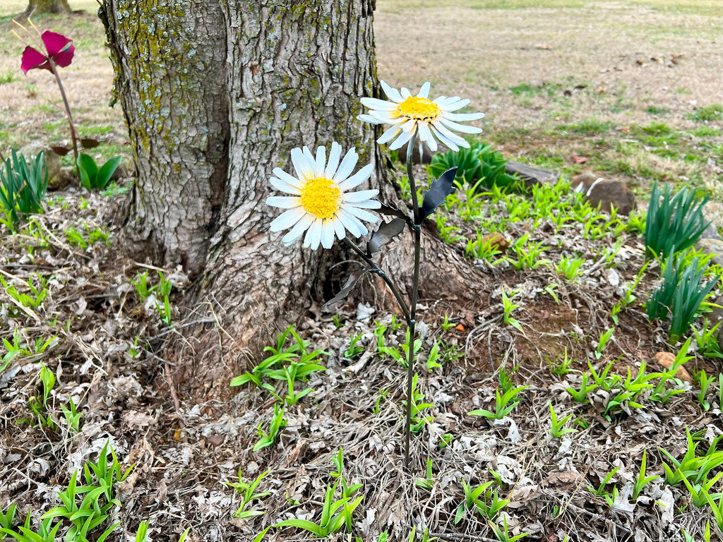 Handmade Metal Daisy Yard Flower: White & Yellow Garden Decor