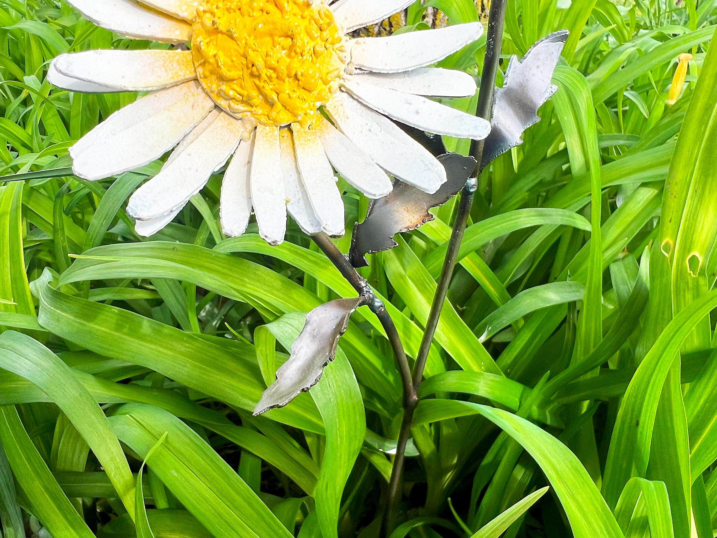 Handmade Metal Daisy Yard Flower: White & Yellow Garden Decor
