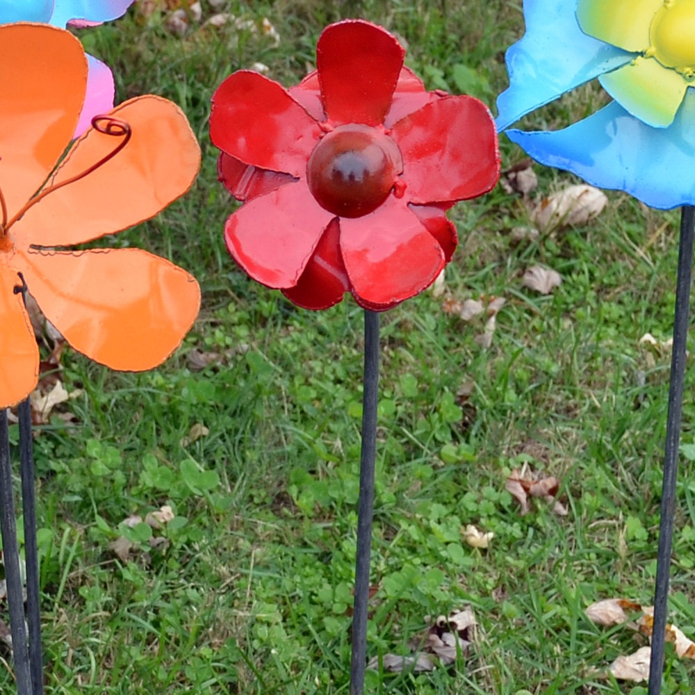 Red Metal Flower Stake: Burnt Center Garden Decor