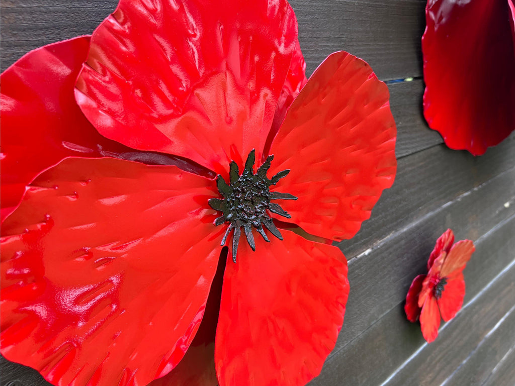 Metal Poppy Wall Art Set: Handcrafted Weather-Resistant Floral Decor
