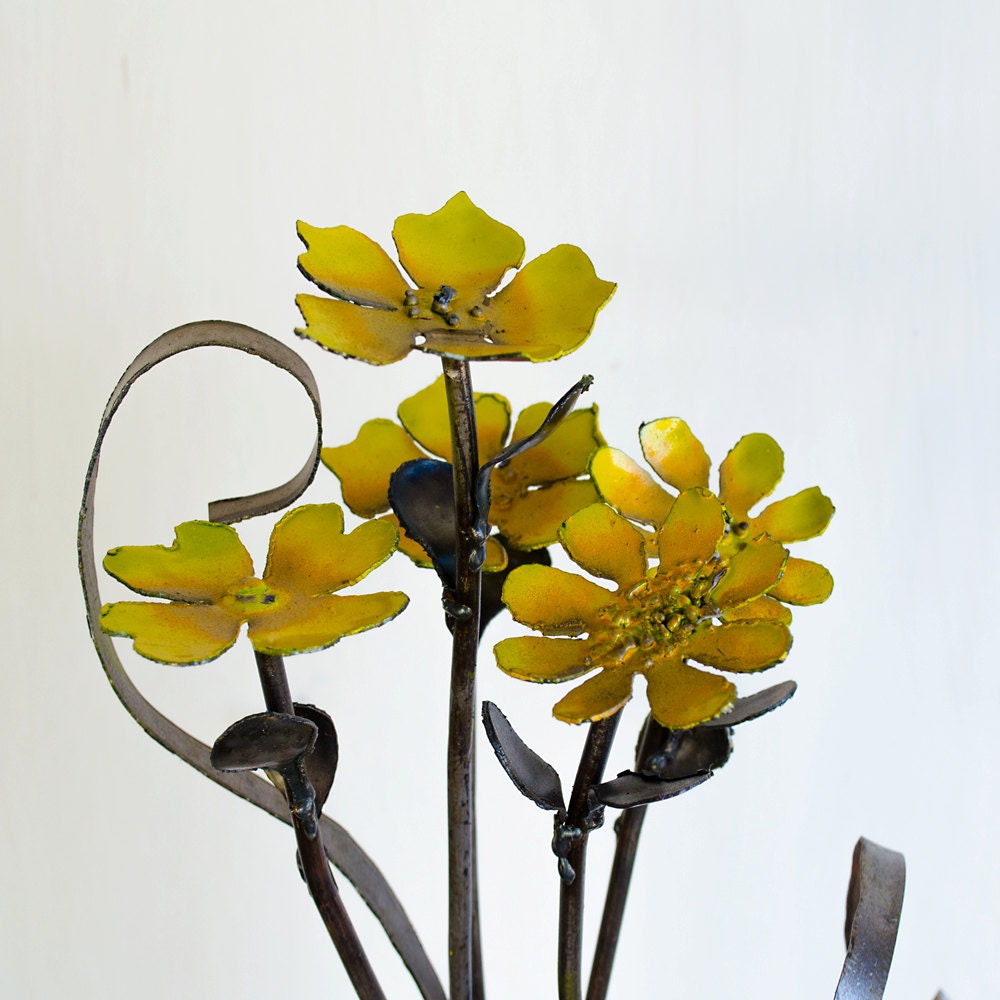 Metal Wildflower Vase Sculpture: Industrial Home Decor