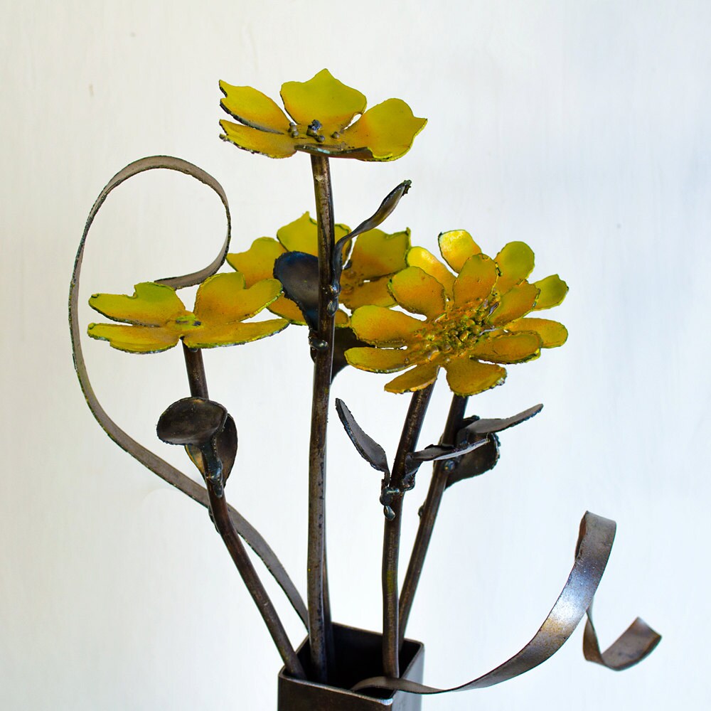 Metal Wildflower Vase Sculpture: Industrial Home Decor