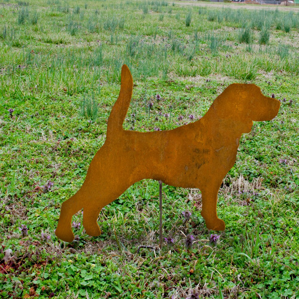 Handmade Rusted Metal Beagle Stake: Outdoor Dog Art Decor